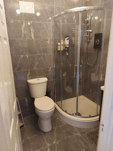 Bathroom Renovations!
If your bathroom doesn't look like this you can contact us now on your free quotes! Gallery Image