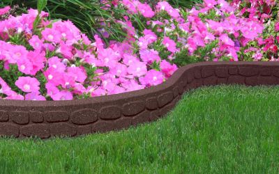 Garden Edging. Flexible enough to create curves around trees and hedgerows. Gallery Image